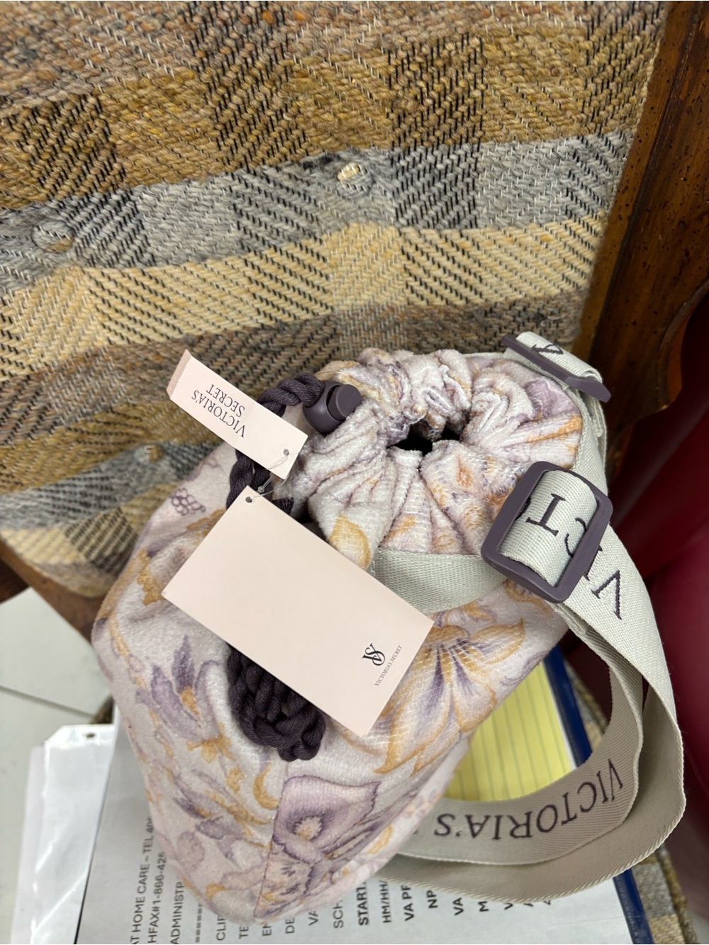 VICTORIA'S SECRET 2-in-1 Blanket/Lavender Floral Drawstring Bucket Bag - 9-24-26